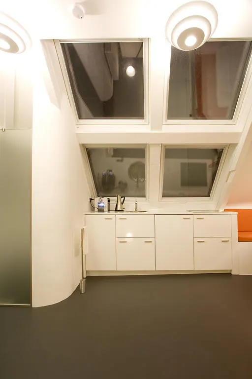 Maff Top Studio Apartment 헤이그 0*,